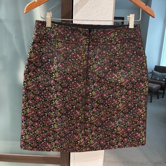 LOFT A-line Jacquard Mini Skirt - Black Floral Size 4 - Picture 2 of 8